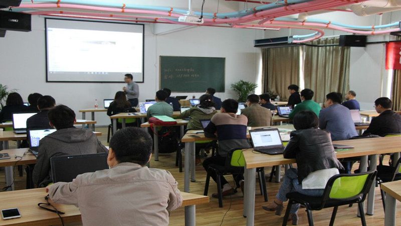 团体报名心理咨询师培训，价格背后的考量因素**
