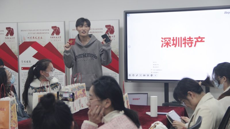 小标题：编程教育的兴起背景